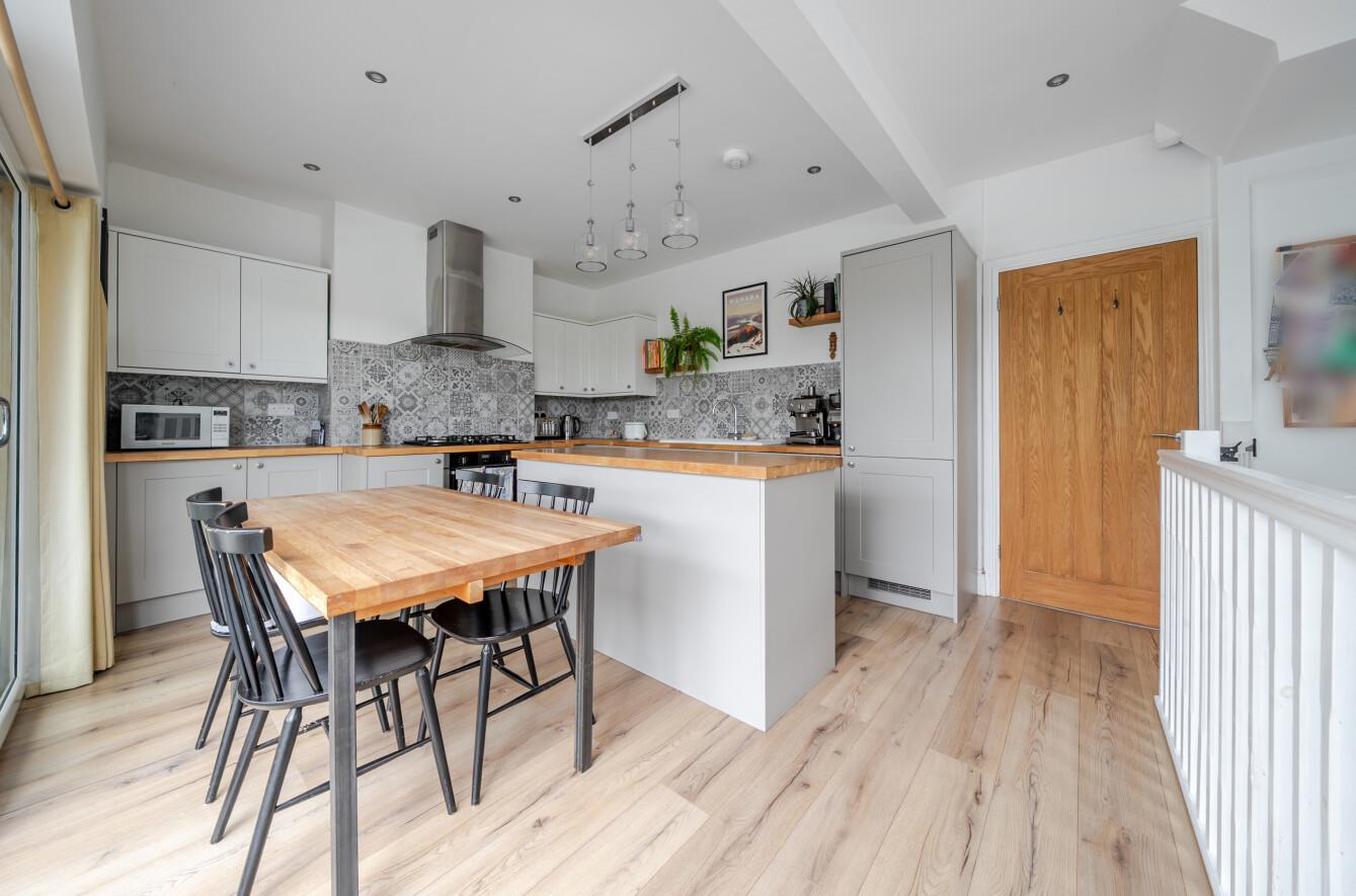 Gower Road, Killay, Swansea, SA2 7DY